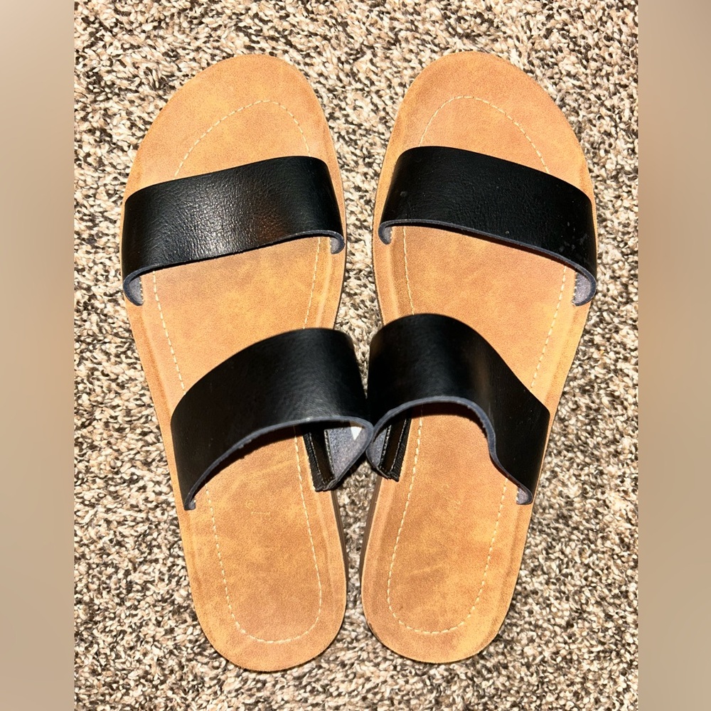 XAppeal Kylie Slide Sandals - Sz 8 - Like New -